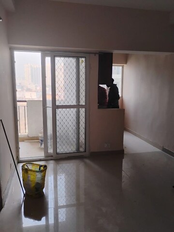 Room in 3 BHK Apartment at Amrapali Dream Valley, Tech Zone 4 Greater Noida – for Rent