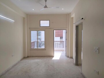 Room in 3 BHK Builder Floor at Ansal Royal Residency, Sector 57 – for Rent
