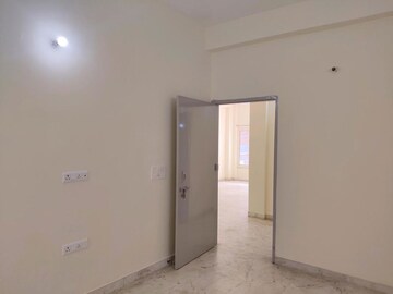 Room in 3 BHK Builder Floor at Ansal Royal Residency, Sector 57 – for Rent
