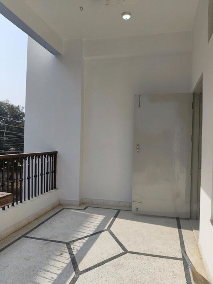 Balcony, ansal-royal-residency 3 Bedroom 263 Sq.Ft. Builder Floor In Sector 57 Gurgaon 9920832