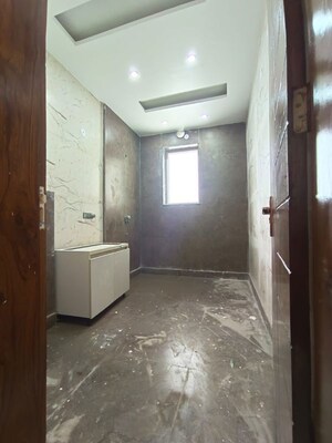 Room in 3 BHK Builder Floor at Puri Kohinoor, Sector 89 – for Sale