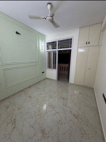 Room in 2 BHK Builder Floor at Empire Floors, Sector 57 – for Rent