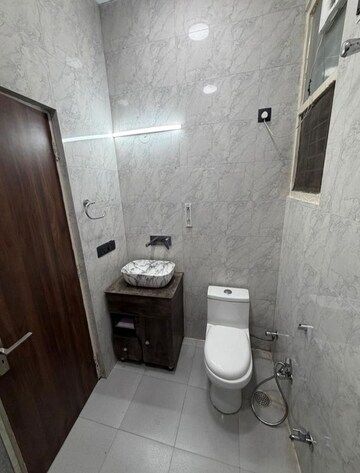Bathroom in 2 BHK Builder Floor at Empire Floors, Sector 57 – for Rent