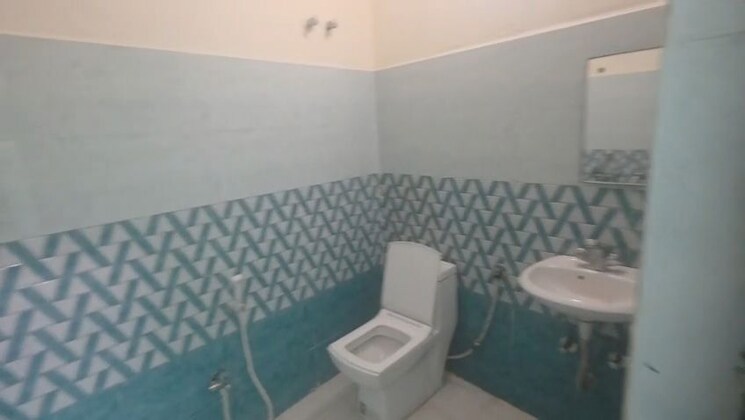 Bathroom, gomti nagar 3 Bedroom 1200 Sq.Ft. Villa In Gomti Nagar Lucknow 9920841