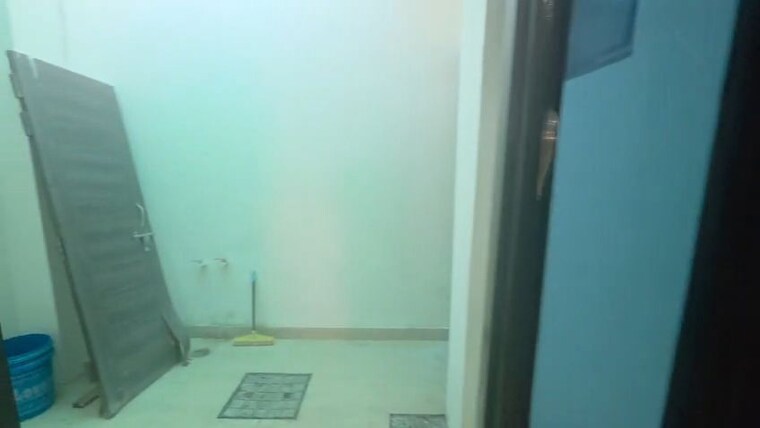 Room, gomti nagar 3 Bedroom 1200 Sq.Ft. Villa In Gomti Nagar Lucknow 9920841