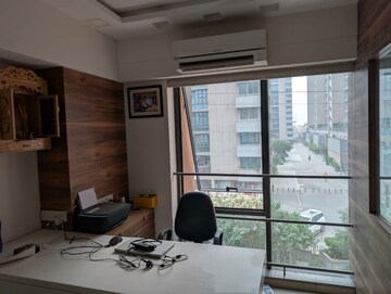  Office Space For Rent in Thaltej