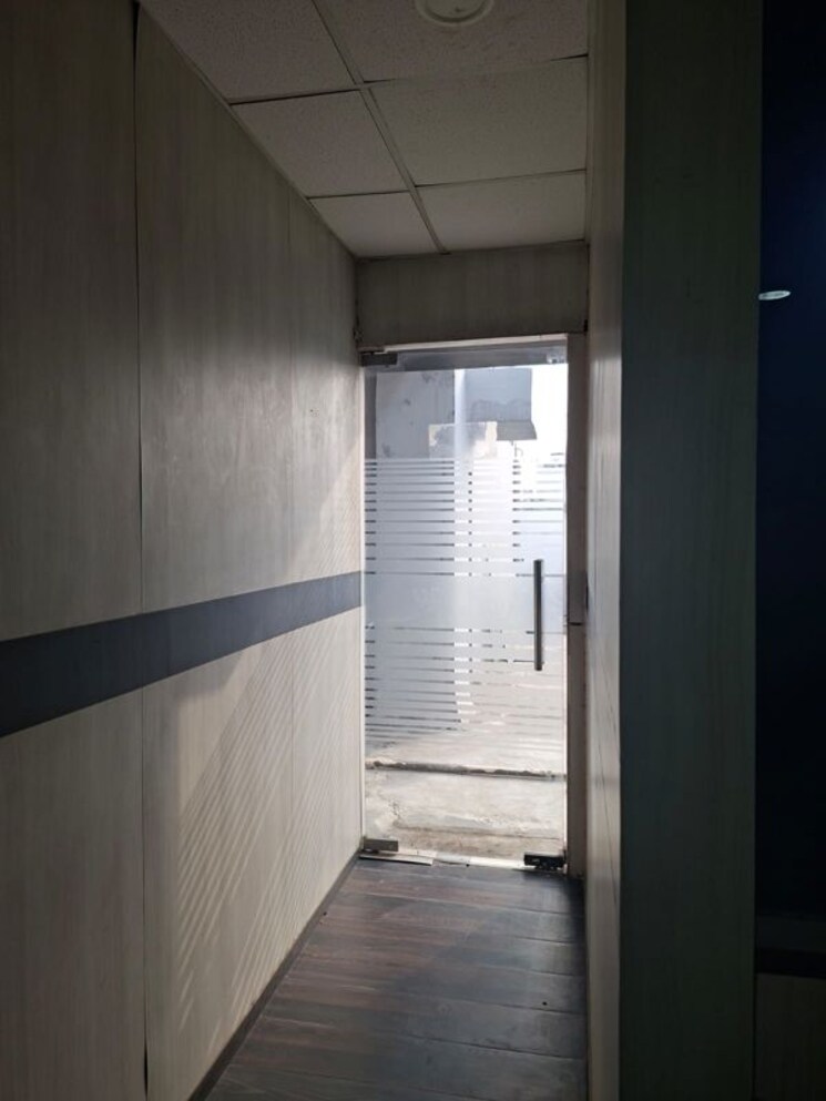 undefined, sector 63 Commercial Office Space 1200 Sq.Ft. In Sector 63 Noida 9920853