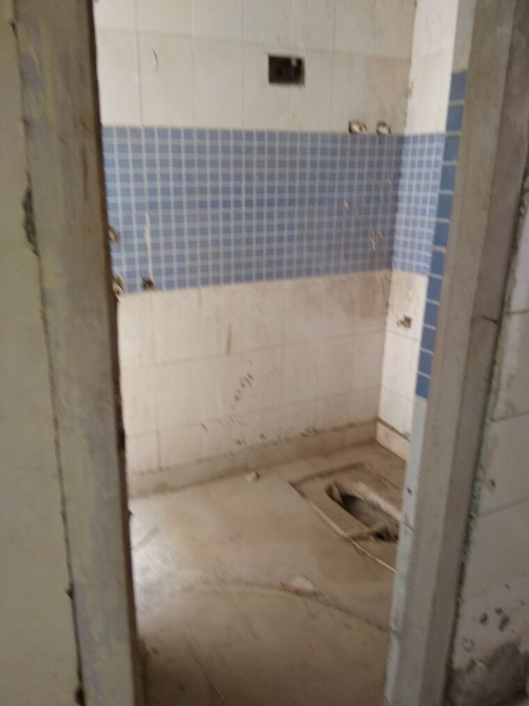 Bathroom, raipur bangar 2 Bedroom 120 Sq.Mt. Independent House In Raipur Bangar Greater Noida 9920850