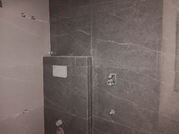 Bathroom, sector 73 2 Bedroom 1000 Sq.Ft. Builder Floor In Sector 73 Noida 9920866