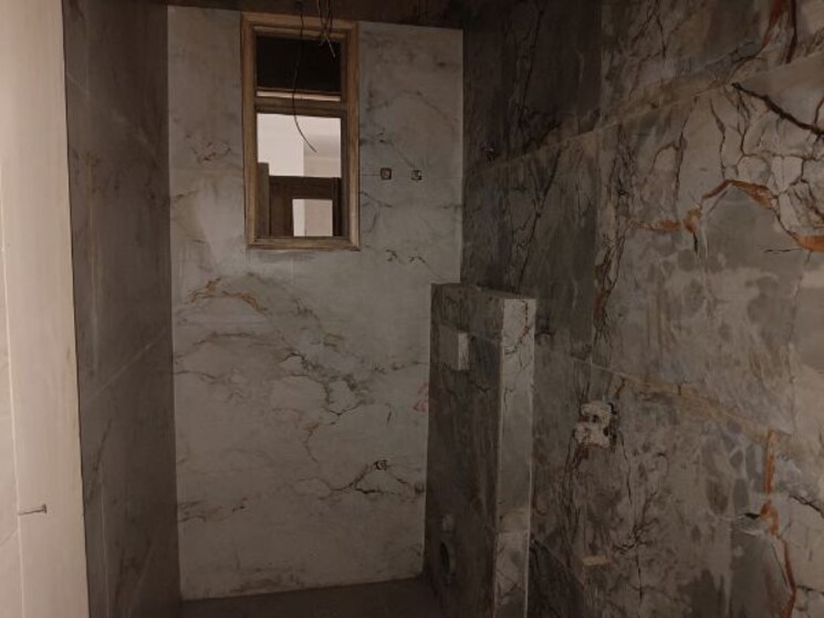 Bathroom, sector 73 2 Bedroom 1000 Sq.Ft. Builder Floor In Sector 73 Noida 9920866