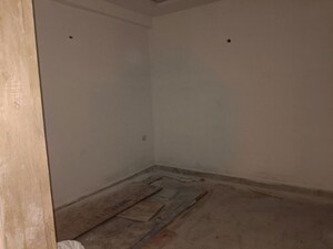 Room in 2 BHK Builder Floor at Sector 73 – for Sale