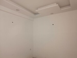 Room in 2 BHK Builder Floor at Sector 73 – for Sale