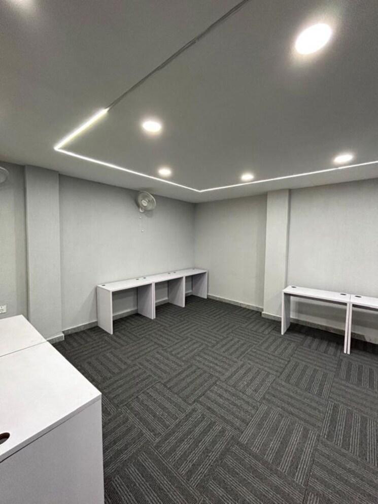 Team Area, sadhna enclave Commercial Office Space 1000 Sq.Ft. In Sadhna Enclave Delhi 9920878