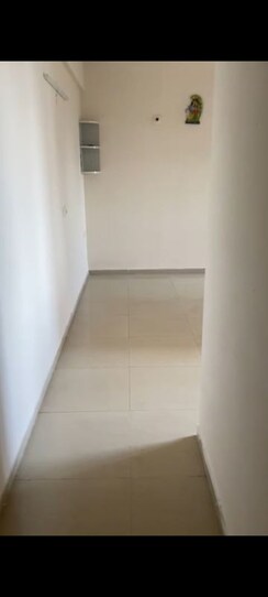 2 BHK Apartment For Rent in Shree Vardhman Green Court