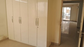 Room in 3 BHK Apartment at Emaar The Palm Drive-Palm Studios, Sector 66 – for Rent