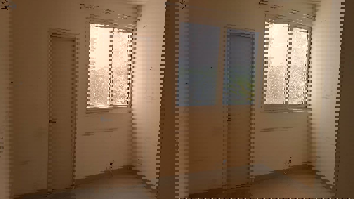 3 BHK + Servant Room Apartment For Rent in Emaar The Palm Drive-Palm Studios