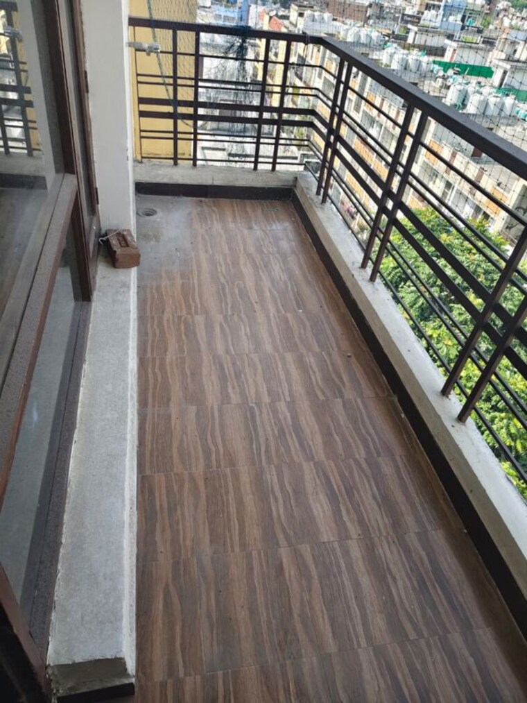 Balcony, ambala highway 3 Bedroom 1650 Sq.Ft. Apartment In Ambala Highway Zirakpur 9920899