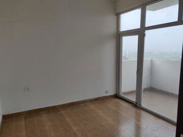 Room in 2 BHK Apartment at Tulip Lemon, Sector 69 – for Rent