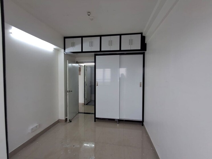 Room, sector 14 dwarka 1 Bedroom 550 Sq.Ft. Apartment In Sector 14 Dwarka Delhi 9920880