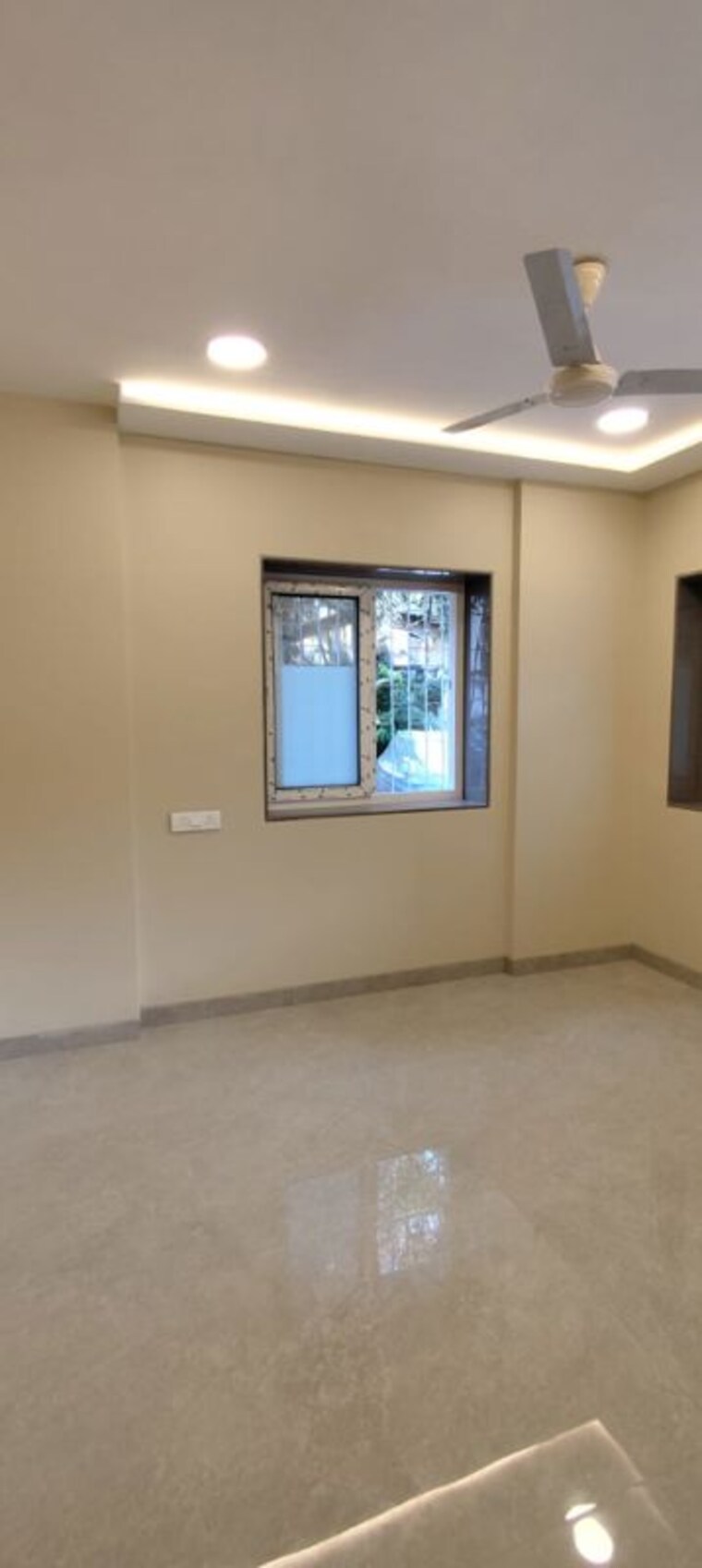 Room, lok-nirman 1 Bedroom 500 Sq.Ft. Apartment In Khar West Mumbai 9920913