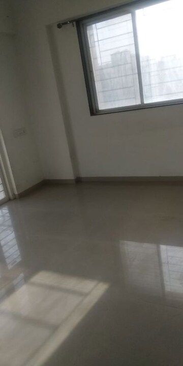 Room in 2 BHK Apartment at Lanke Palm Avenue, Wakad – for Rent