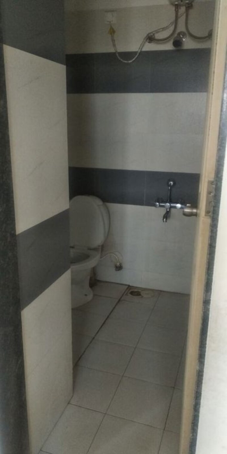 Bathroom, lanke-palm-avenue 2 Bedroom 842 Sq.Ft. Apartment In Wakad Pune 9920914