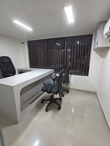  Office Space For Rent in New Link Palace, Andheri West