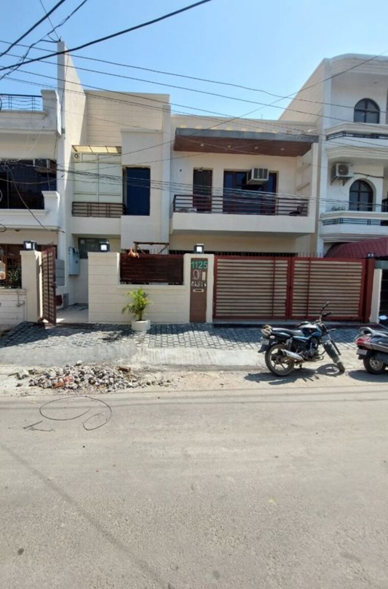  Parking, phase 10 3 Bedroom 250 Sq.Yd. Independent House In Phase 10 Mohali 9920935