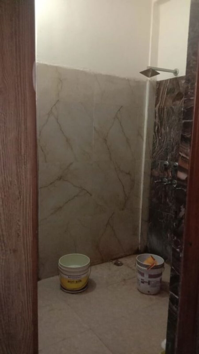 Bathroom, avantika colony 5 Bedroom 120 Sq.Yd. Independent House In Avantika Colony Ghaziabad 9920938