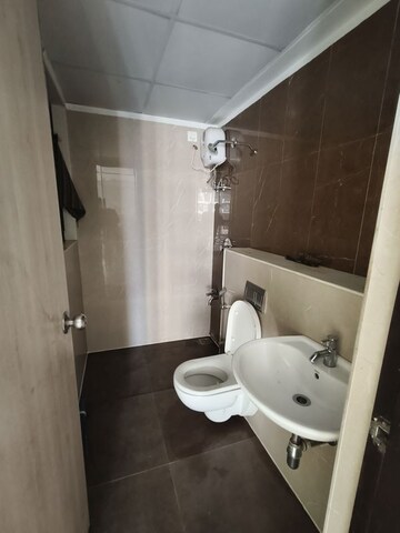 Master Bedroom in 1.5 BHK Apartment at Lodha Downtown, Dombivli East – for Rent