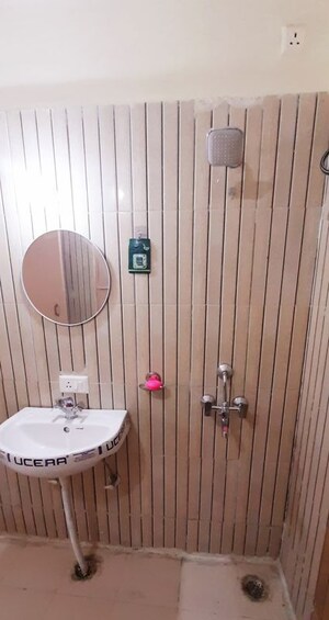 Bathroom in 2 BHK Apartment at Gomti Nagar – for Rent