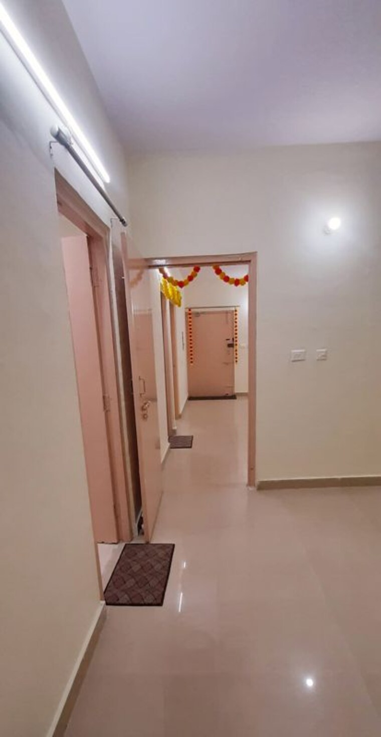 undefined, gomti nagar 2 Bedroom 900 Sq.Ft. Apartment In Gomti Nagar Lucknow 9920951