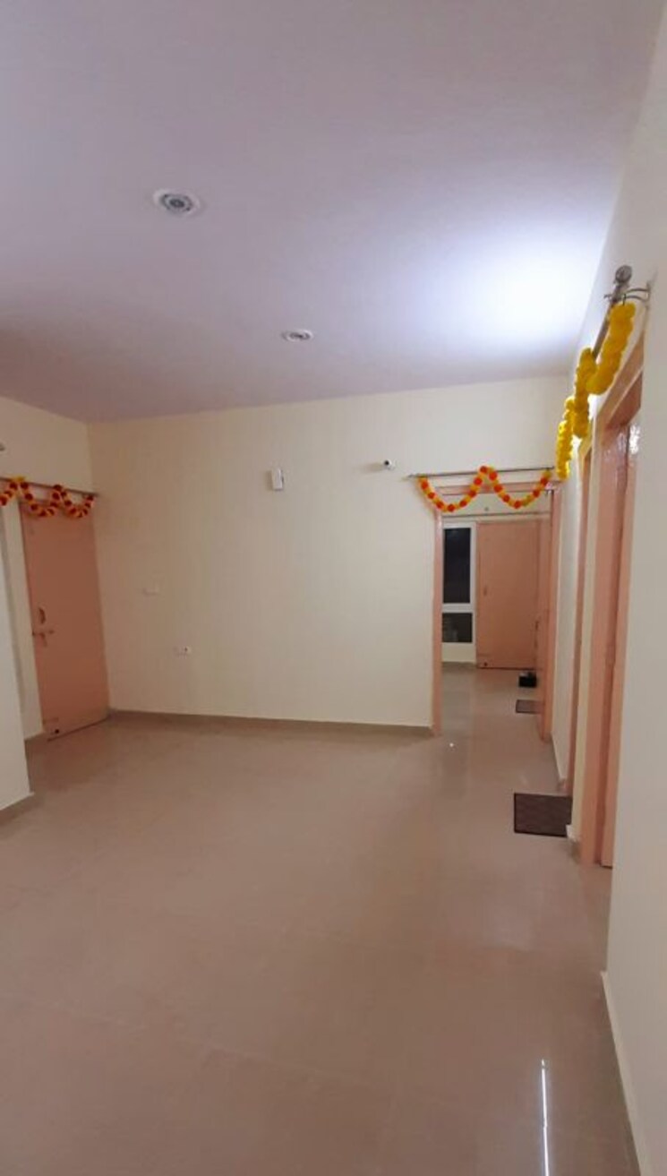 Room, gomti nagar 2 Bedroom 900 Sq.Ft. Apartment In Gomti Nagar Lucknow 9920951