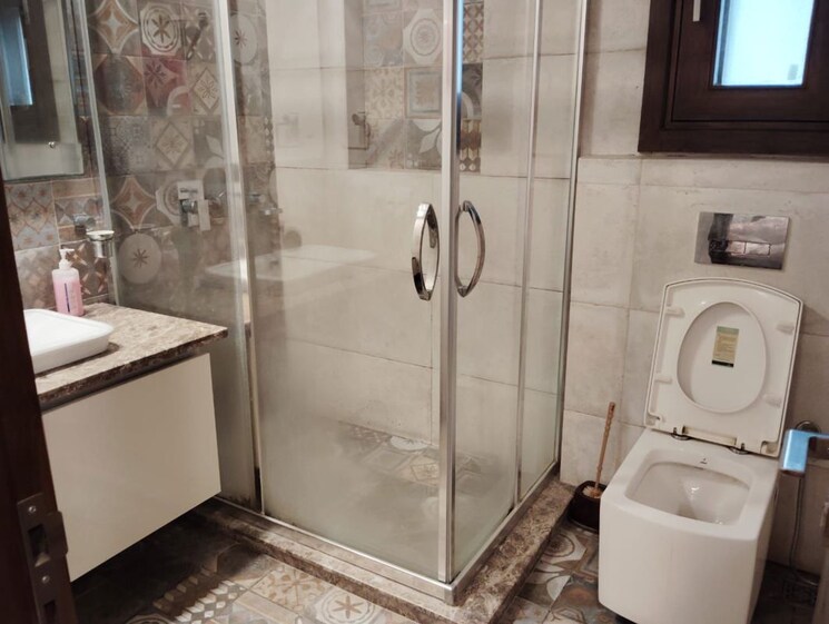 Bathroom, greater kailash ii 4 Bedroom 2700 Sq.Ft. Builder Floor In Greater Kailash ii Delhi 9920961