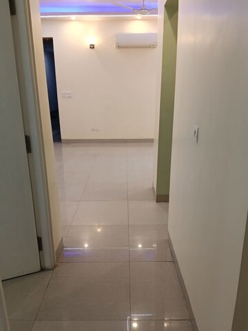 Bathroom in 2.5 BHK Apartment at Emaar Emerald Estate, Sector 65 – for Rent