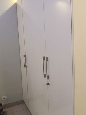 Furnished Amenities in 2.5 BHK Apartment at Emaar Emerald Estate, Sector 65 – for Rent