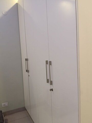 Furnished Amenities in 2.5 BHK Apartment at Emaar Emerald Estate, Sector 65 – for Rent