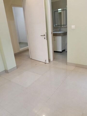 Room in 2.5 BHK Apartment at Emaar Emerald Estate, Sector 65 – for Rent