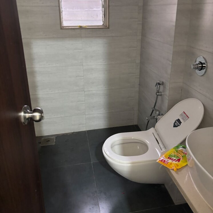 Bathroom, mulund west 3 Bedroom 835 Sq.Ft. Apartment In Mulund West Mumbai 9920969