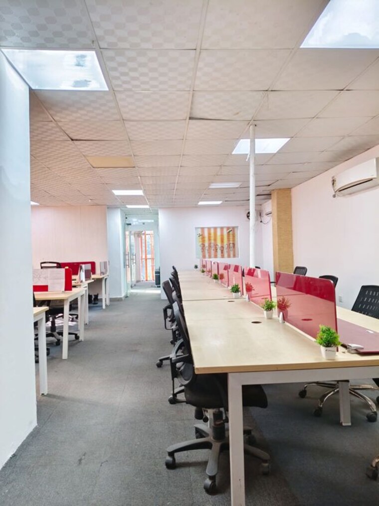 Team Area, sector 63 Commercial Office Space 1200 Sq.Ft. In Sector 63 Noida 9920958
