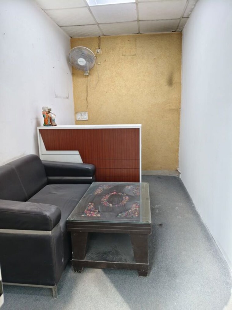 undefined, sector 63 Commercial Office Space 1200 Sq.Ft. In Sector 63 Noida 9920958