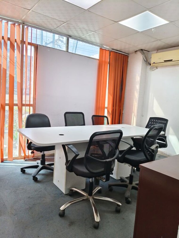 Team Area, sector 63 Commercial Office Space 1200 Sq.Ft. In Sector 63 Noida 9920958
