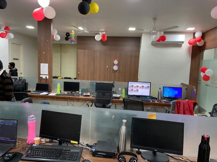 Team Area, science city Commercial Office Space 5665 Sq.Ft. In Science City Ahmedabad 9920976