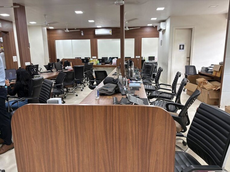 Team Area, science city Commercial Office Space 5665 Sq.Ft. In Science City Ahmedabad 9920976