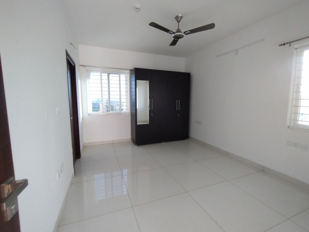 3.5 BHK + Pooja Room Apartment For Rent in Prestige High Fields