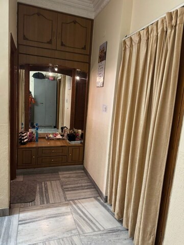 Building Lobby in 1 BHK Builder Floor at Sector 48 – for Rent