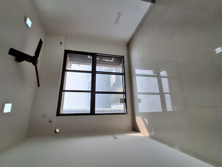 Room, uk-iridium 1 Bedroom 410 Sq.Ft. Apartment In Kandivali East Mumbai 9920990