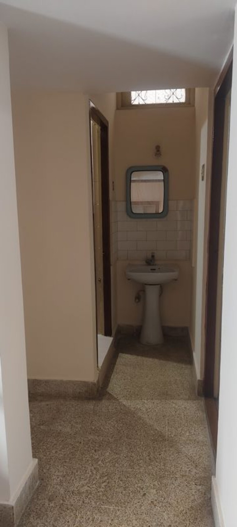 Bathroom, jeevan bima nagar 1 Bedroom 750 Sq.Ft. Builder Floor In Jeevan Bima Nagar Bangalore 9921005