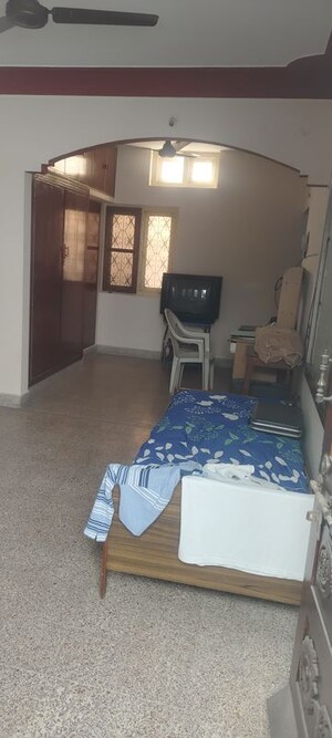 Master Bedroom in 1 BHK Builder Floor at Jeevan Bima Nagar – for Rent