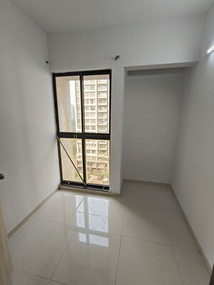 Room in 1.5 BHK Apartment at Lodha Downtown, Dombivli East – for Sale